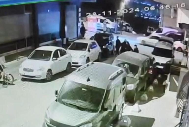 Esenyurtta okuldaki tartışma sonrası sınıf arkadaşlarını tekme tokat dövüp, babasını tehdit ettiler