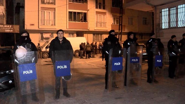 Esenyurtta operasyon düzenleyen polise silahla ateş açıldı; 1i polis, 3 yaralı