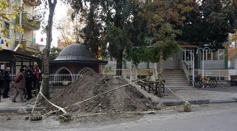 Definecilerin kaçak kazısında ortaya çıkan figürlü kaya meraklandırdı