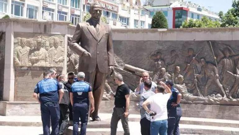 Atatürk Anıtına baltayla saldıran dayı ile yeğenin hapis cezası onandı