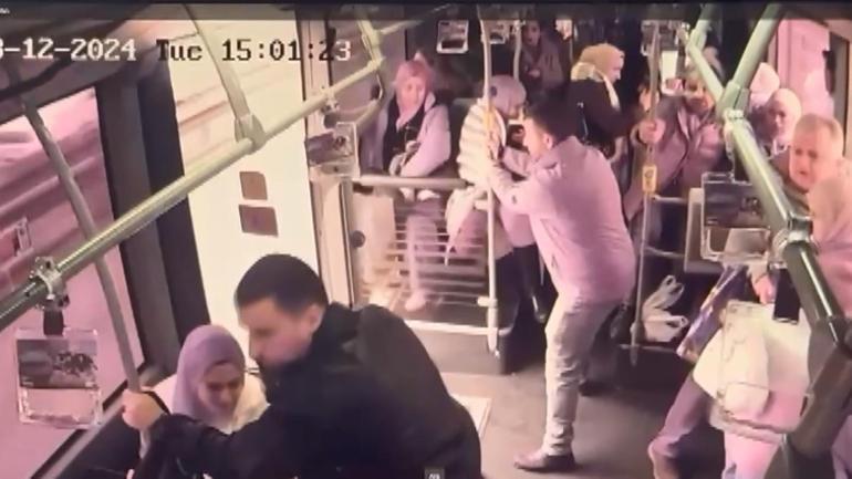 Rögar kapağı metrobüsün camını kırmıştı; yolcunun düştüğü anlar kamerada