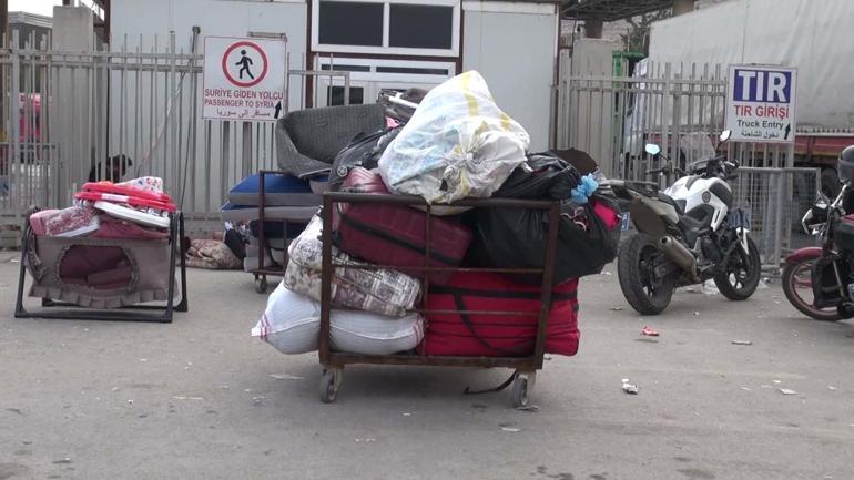Türkiyedeki Suriyelilerin ülkelerine geçişleri sürüyor