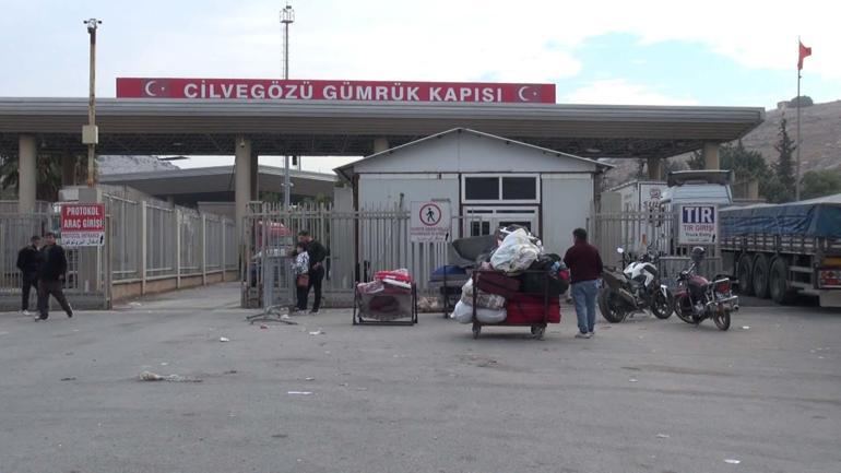 Türkiyedeki Suriyelilerin ülkelerine geçişleri sürüyor