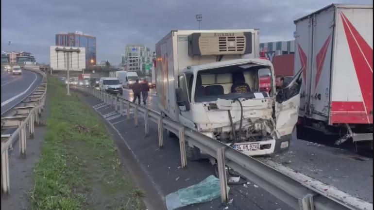 Bağcılar TEM otoyolunda zincirleme trafik kazası