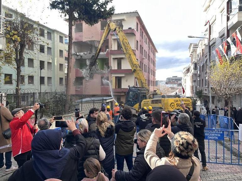 Bahçelievler’deki 6 sitede kentsel dönüşüm için ilk kepçe vuruldu