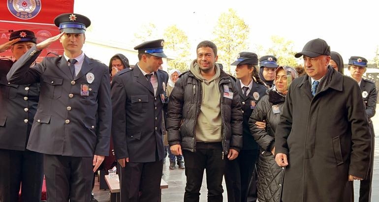 Hayatını kaybeden polis babaya, oğlundan selamlı uğurlama