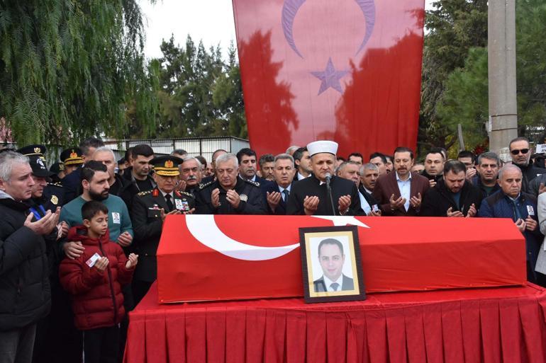 Seferihisardaki saldırıda yaralanan polis memuru şehit oldu