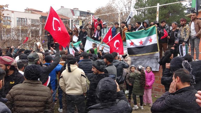 Eskişehir’de Suriyeliler, Esadın gidişini kutladı