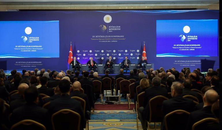 Bakan Fidan: Suriyelilerin güvenli geri dönüşü için çalışacağız