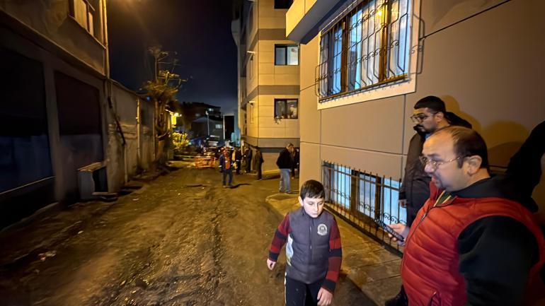 Beyoğlunda yol çöktü 2 evi su bastı: Yağmur yağmasın diye dua ediyoruz