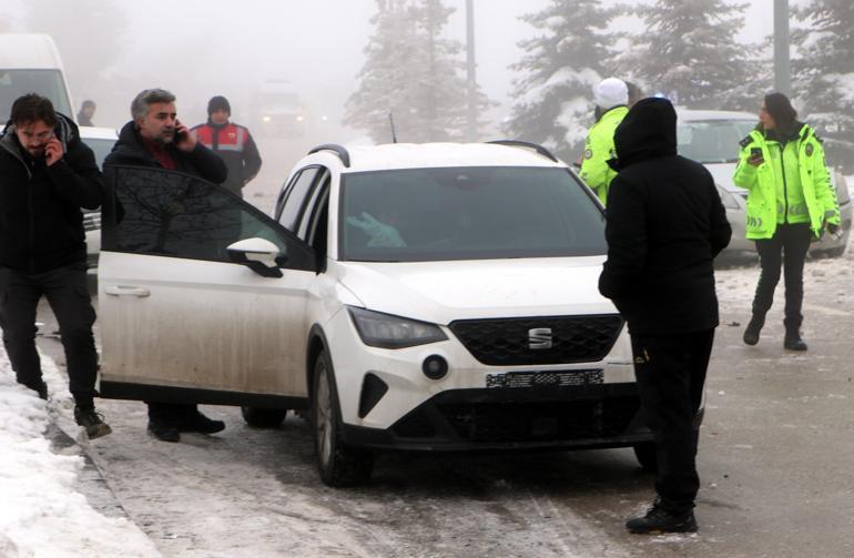 Erzurum’da 13 araç zincirleme kazaya karıştı