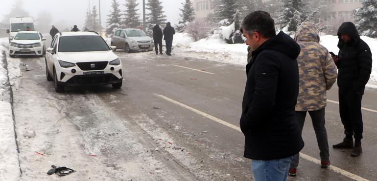 Erzurum’da 13 araç zincirleme kazaya karıştı