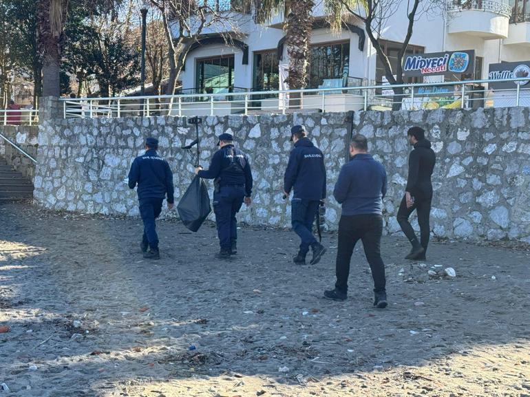 Denizde dedektörle altın arayan şüpheli, gözaltına alındı