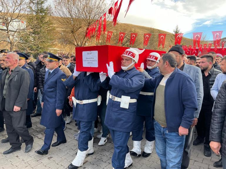 Şehit oğlunu son yolculuğuna Allahım cennetine al diyerek uğurladı