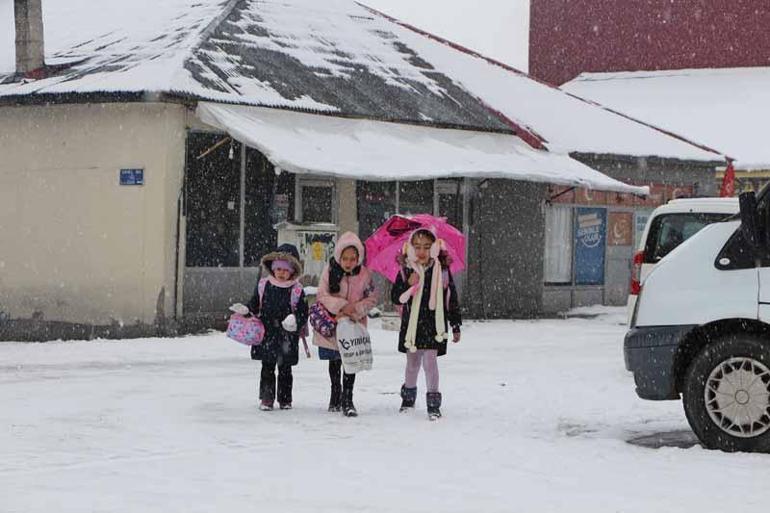 Karlıova, beyaz örtü ile kaplandı