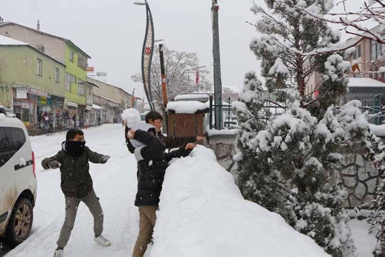 Karlıova, beyaz örtü ile kaplandı