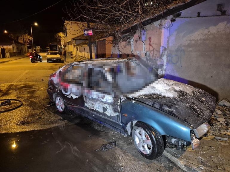 Edirne’de evin duvarına çarpan otomobil alev aldı: 4 ölü