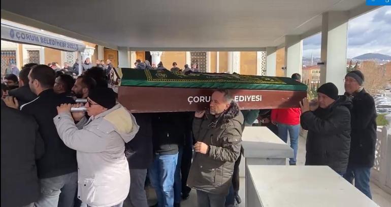 Kazada ölen Umut Can’ın tabutunun üzerine taraftarı olduğu takımın forması konuldu