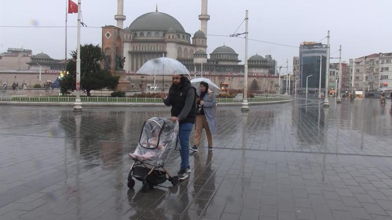 İstanbulda sağanak yağış etkili oluyor