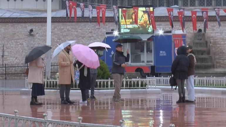 İstanbulda sağanak yağış etkili oluyor