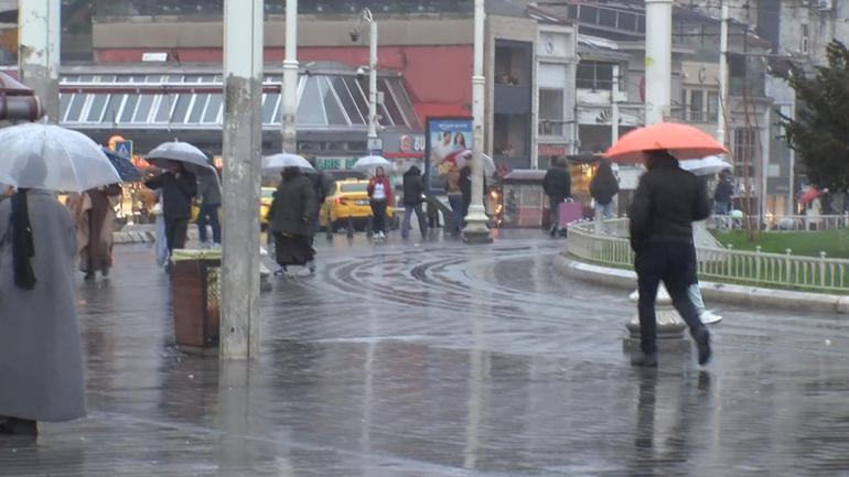 İstanbulda sağanak yağış etkili oluyor