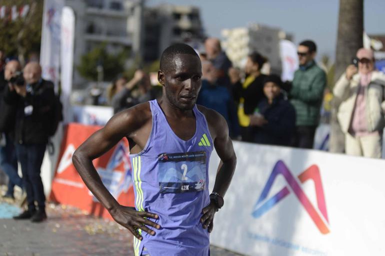 6. Uluslararası Mersin Maratonu rekorlarla koşuldu