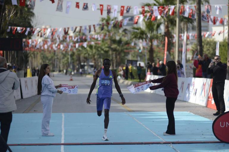 6. Uluslararası Mersin Maratonu rekorlarla koşuldu