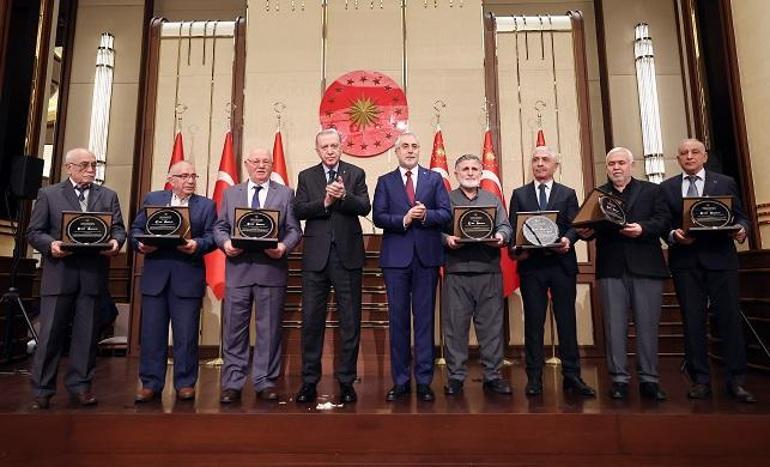 Cumhurbaşkanı Erdoğan: Siyasetçi ya göründüğü gibi olacak ya da olduğu gibi görünecek