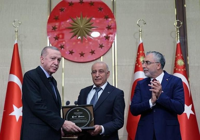 Cumhurbaşkanı Erdoğan: Siyasetçi ya göründüğü gibi olacak ya da olduğu gibi görünecek