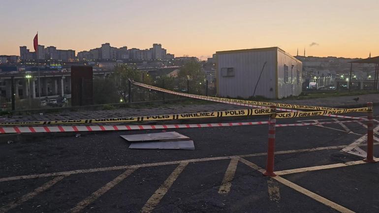 Bayrampaşada yaslandıkları tel çit koptu; 10 metre yükseklikten düşen iki kişi öldü