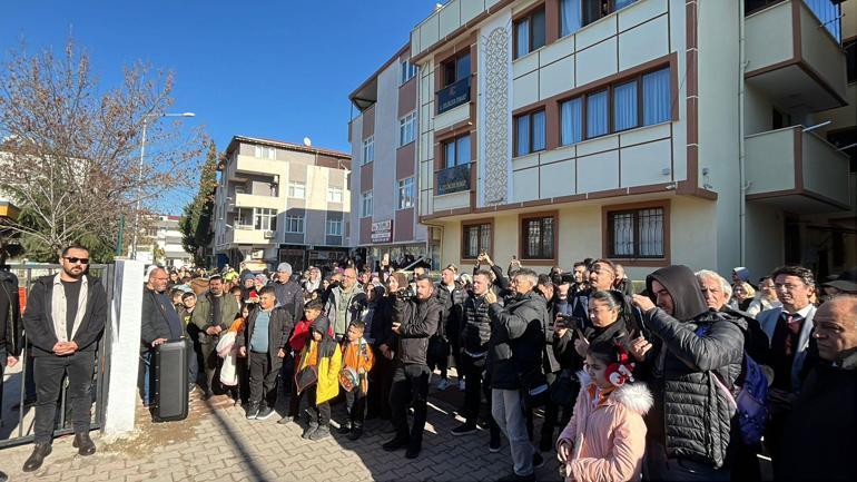 Veliyle tartışırken beyin kanaması geçiren ana sınıfı öğretmeni yoğun bakımda