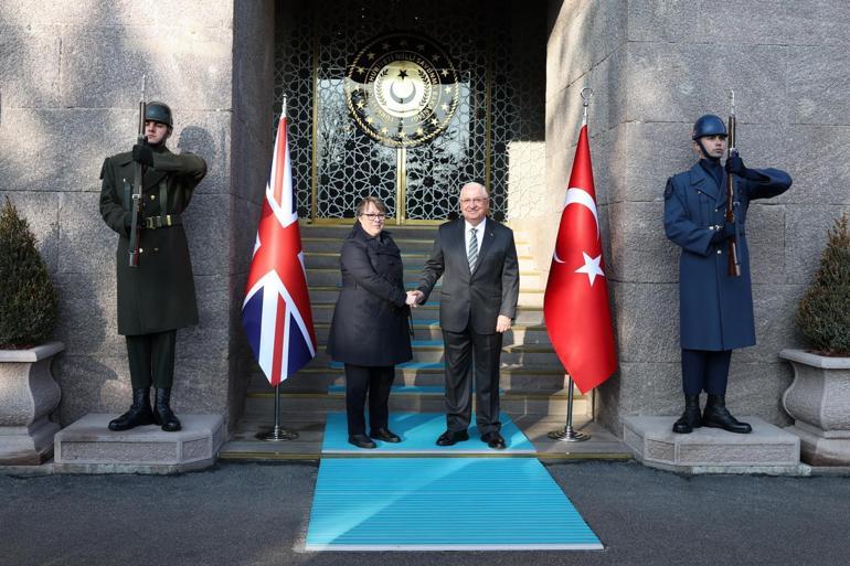 Bakan Güler, Birleşik Krallık Savunma Tedarik ve Sanayi Devlet Bakanı Eagle ile görüştü