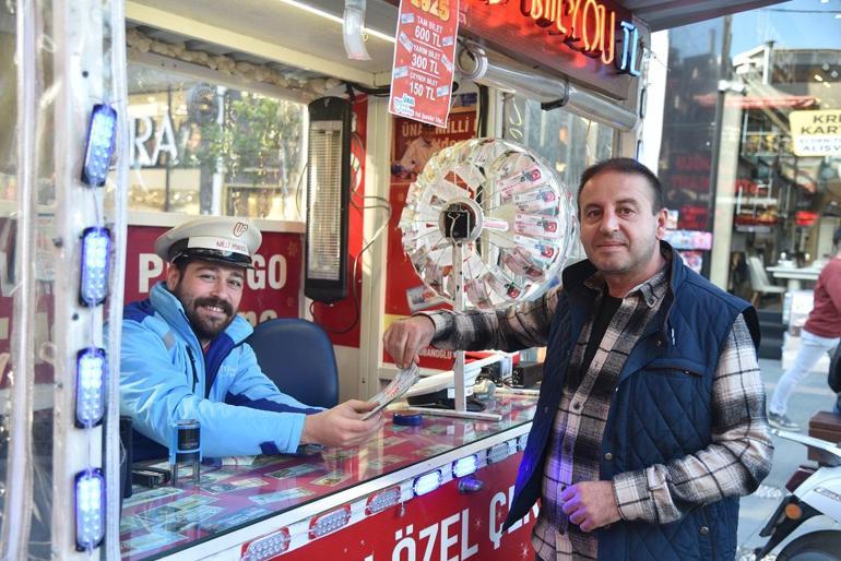 Dağıtım garantili 600 milyon liralık rekor ikramiyeli Milli Piyango Yılbaşı biletlerine yoğun ilgi