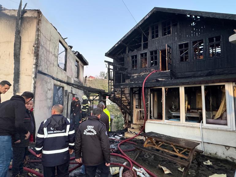 Ordu’da sobadan çıkan yangında 3 evde hasar oluştu, 1 kişi hayatını kaybetti