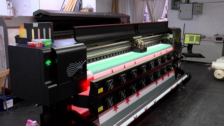 Suriyenin yeni bayrağı Türkiyede de üretiliyor: Şu ana kadar 1 milyona yakın bayrak imalatı yaptık