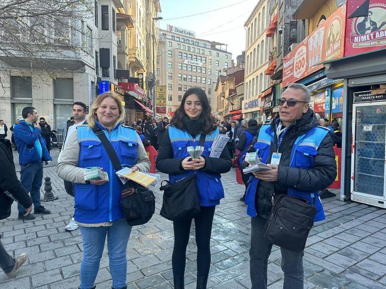 Dağıtım garantili 600 milyon liralık rekor ikramiye için Eminönü’nde yoğunluk