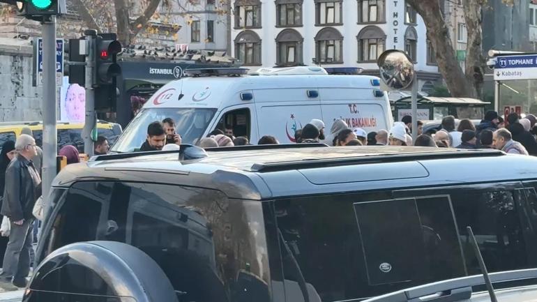 Beyoğlunda 79 yaşındaki adam tramvayın altında kaldı; kurtarma anları kamerada