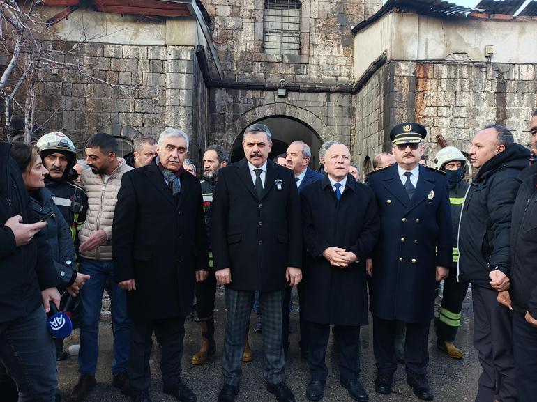 Erzurumda tarihi Taşambarlardaki yangın kontrol altında