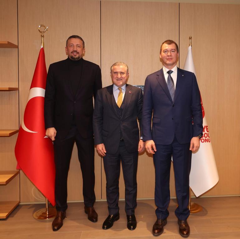 Bakan Bak, Rusya Spor Bakanı Degtyarev’le İstanbul’da bir araya geldi