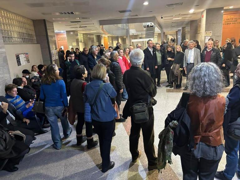 Nasuh Mahrukinin sosyal medyada kullandığı ifadeler gerekçesiyle yargılandığı duruşma 13 Ocaka ertelendi