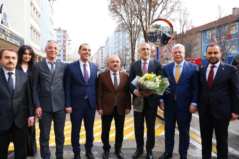 Bakan Işıkhan: Mevzuat çerçevesinde müracaat eden her belediyeye kolaylık sağlıyoruz