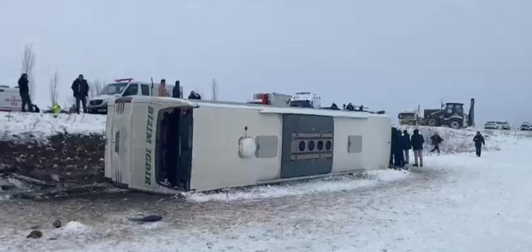 Erzincan ve Kars’taki otobüs kazalarında 9 kişinin tedavileri sürüyor