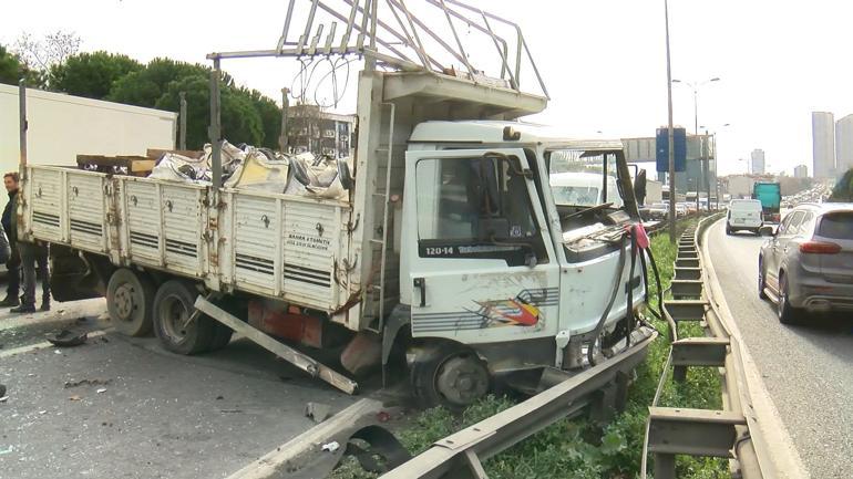 Esenyurtta zincirleme kaza: 4ü çocuk 8 yaralı