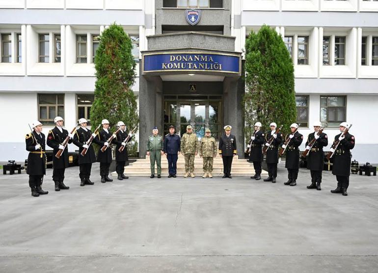 Genelkurmay Başkanı Orgeneral Gürak, TCG Oruçreis Fırkateyni’nde incelemelerde bulundu