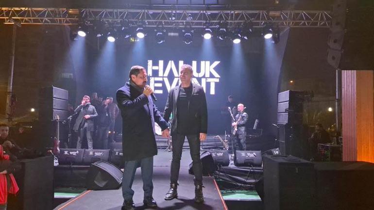 Haluk Levent, Hatayda depremzedeler için konser verdi