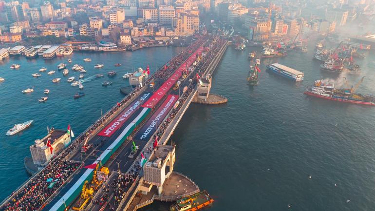 Galata Köprüsündeki Büyük Filistin Yürüyüşü ne binlerce kişi katıldı