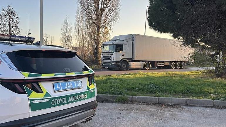 Dövülüp boynundan bıçaklanan TIR şoförü, aracıyla 30 kilometre gidip yardım istedi