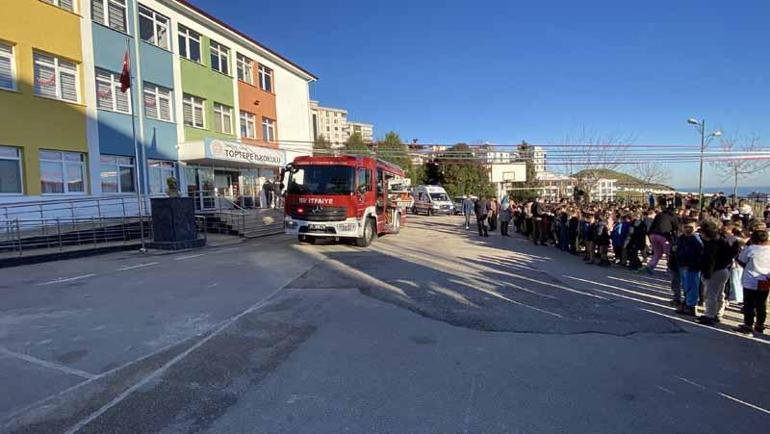 İlkokulda elektrik panosundan yangın çıktı, öğrenciler tahliye edildi