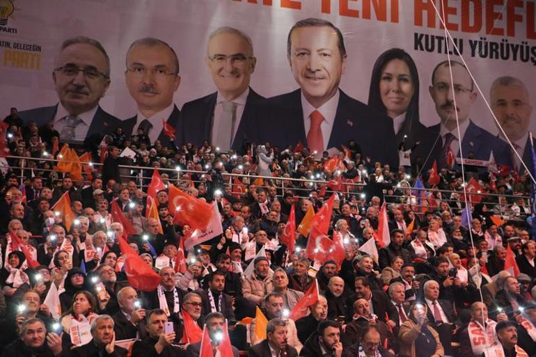 Cumhurbaşkanı Erdoğan: Bölücü caniler ya silahlarını gömecekler ya da silahlarıyla birlikte toprağa gömülecekler