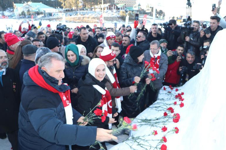 Sarıkamış Şehitleri anısına yapılan Kardan Heykeller Sergisi izlenime açıldı